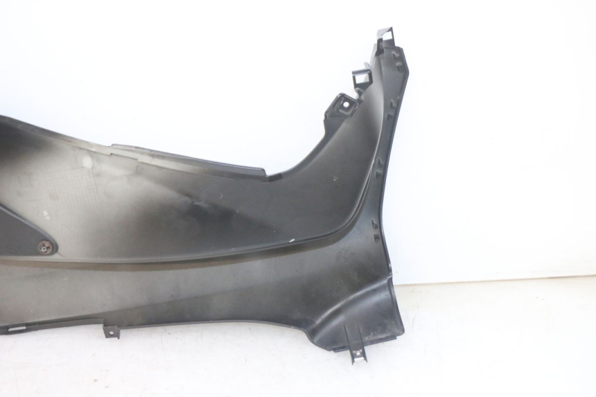 photo de LEWE PODNÓŻEK PIAGGIO MP3 HPE 300 (2019 - 2026) - Zoom stanu zużycia