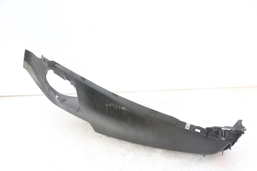 photo de LEWE PODNÓŻEK PIAGGIO MP3 LT 300 (2010 - 2016) - Zbliżenie techniczne