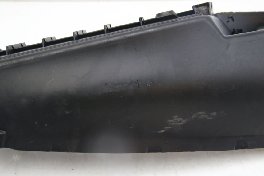 photo de LEWE PODNÓŻEK PIAGGIO MP3 125 (2006 - 2014) - Szczegóły charakterystyczne