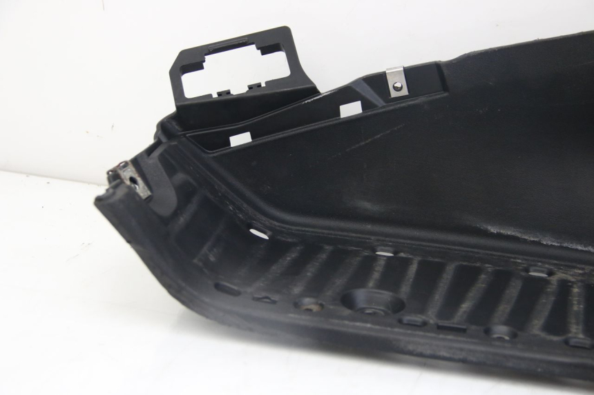 photo de LEWE PODNÓŻEK PIAGGIO MP3 125 (2006 - 2014) - Inny kąt widzenia