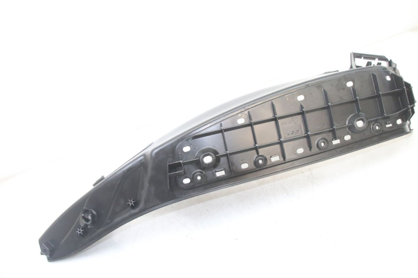 photo de LEWE PODNÓŻEK PIAGGIO MP3 500 (2014 - 2017) - Stan powierzchni