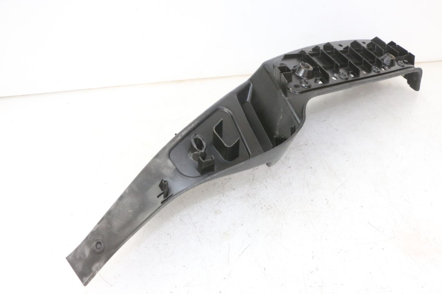 photo de LEWE PODNÓŻEK PIAGGIO MP3 500 (2011 - 2015) - Zbliżenie techniczne