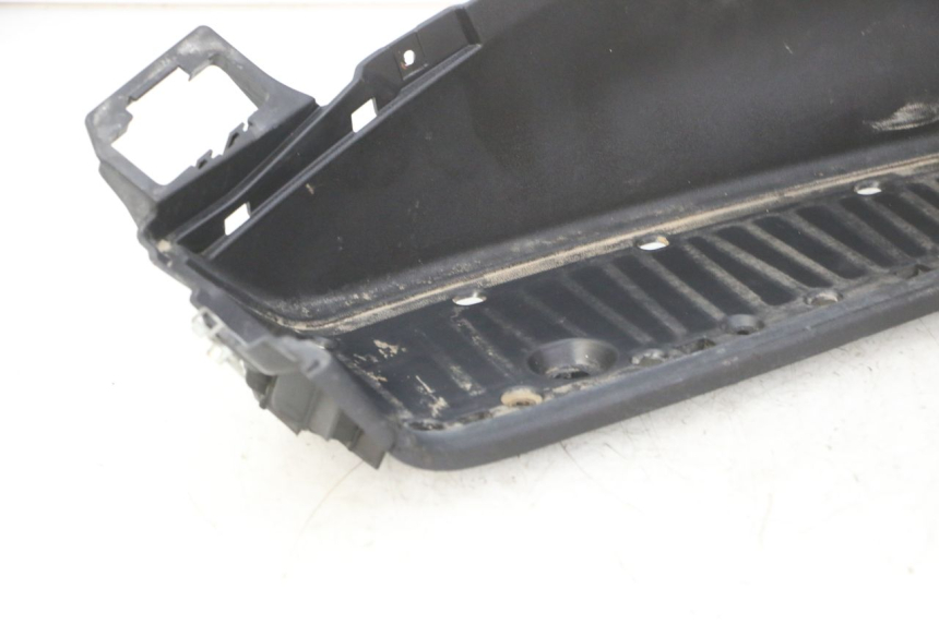 photo de LEWE PODNÓŻEK PIAGGIO MP3 RL 250 (2006 - 2010) - Punkty mocowania