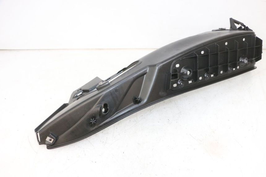 photo de LEWE PODNÓŻEK PIAGGIO MP3 500 (2016 - 2018) - Zbliżenie techniczne