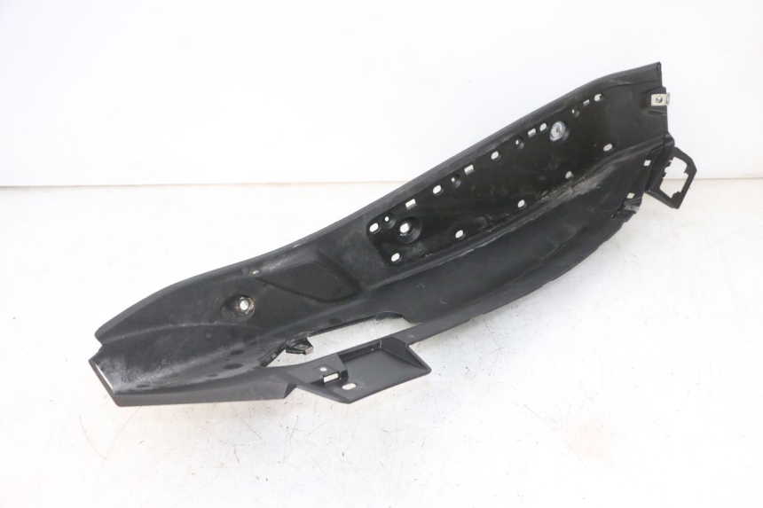 photo de LEWE PODNÓŻEK PIAGGIO MP3 500 (2016 - 2018) - Stan powierzchni