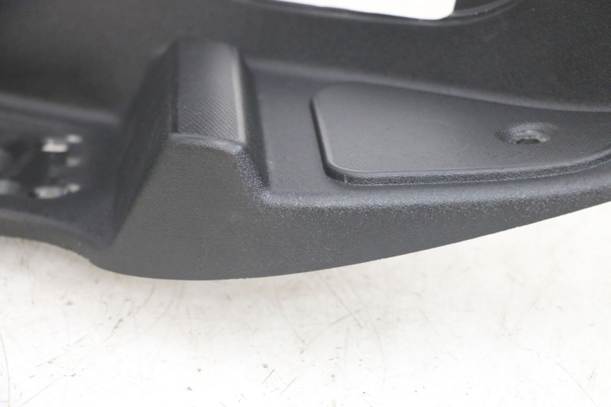 photo de LEWE PODNÓŻEK PIAGGIO MP3 RL 250 (2006 - 2010) - Stan powierzchni