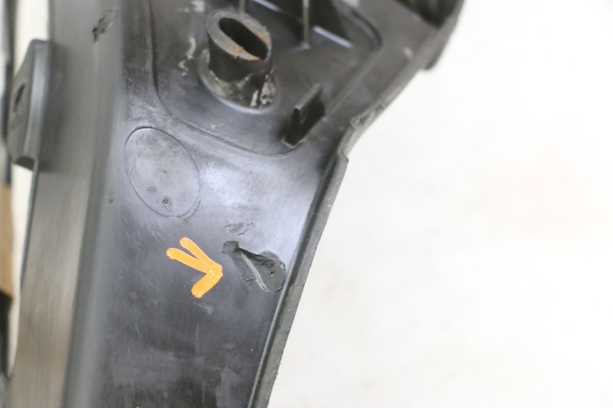 photo de LEWE PODNÓŻEK PIAGGIO X8 125 (2004 - 2007) - Inny kąt widzenia