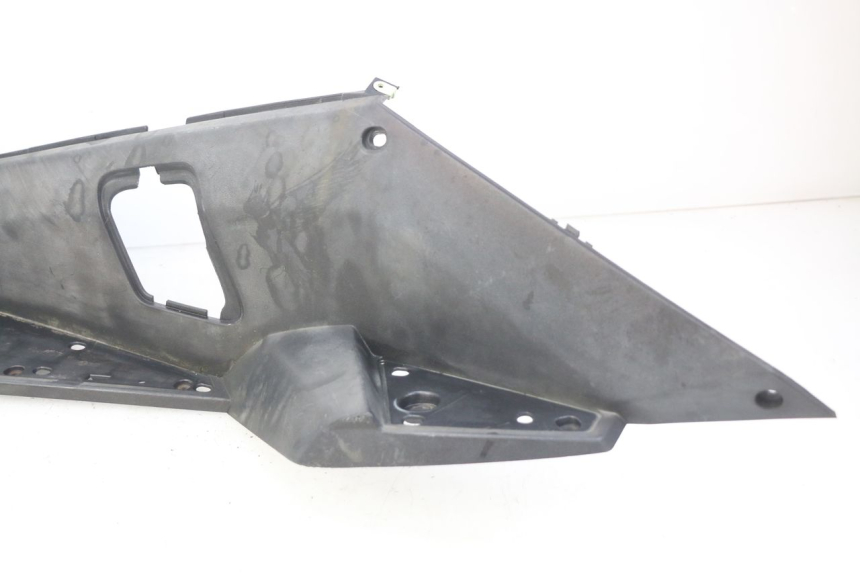 photo de LEWE PODNÓŻEK PEUGEOT SATELIS COMPRESSOR K15 125 (2006 - 2009) - Stan powierzchni