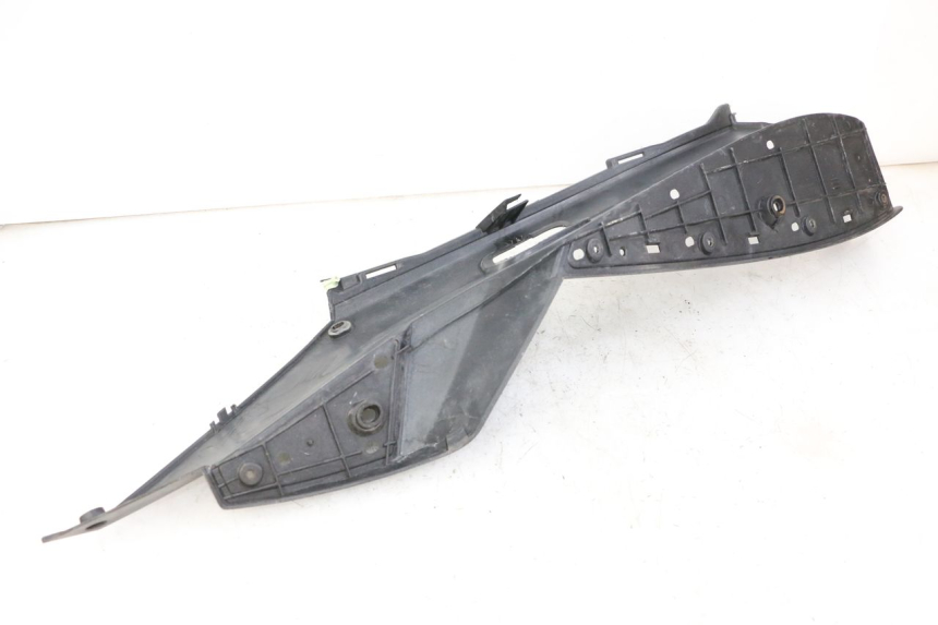 photo de LEWE PODNÓŻEK PEUGEOT SATELIS 250 (2006 - 2012) - Zbliżenie techniczne