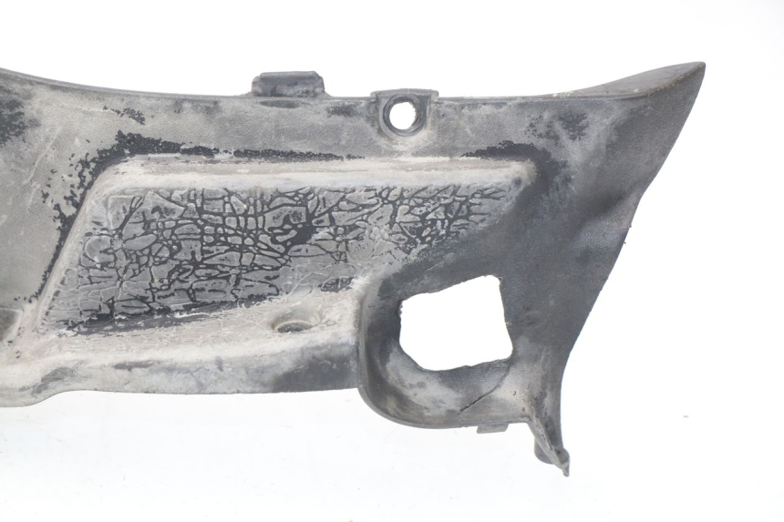 photo de LEWE PODNÓŻEK APRILIA SCARABEO GT 125 (1999 - 2007) - Stan powierzchni