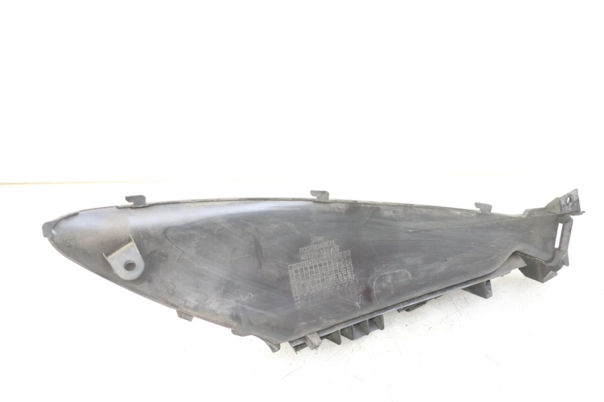 photo de LEWE PODNÓŻEK SUZUKI BURGMAN 125 (2018 - 2021) - Zoom stanu zużycia