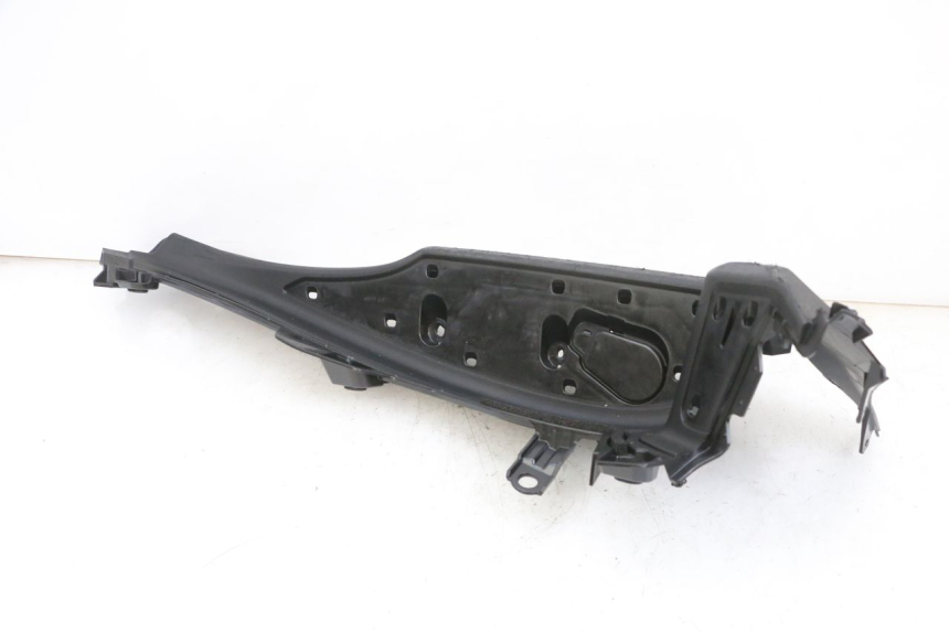 photo de LEWE PODNÓŻEK YAMAHA TRICITY 300 (2020 - 2024) - Szczegóły charakterystyczne