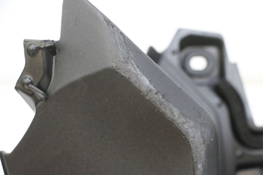 photo de LEWE PODNÓŻEK YAMAHA TRICITY 300 (2020 - 2024) - Zbliżenie komponentów