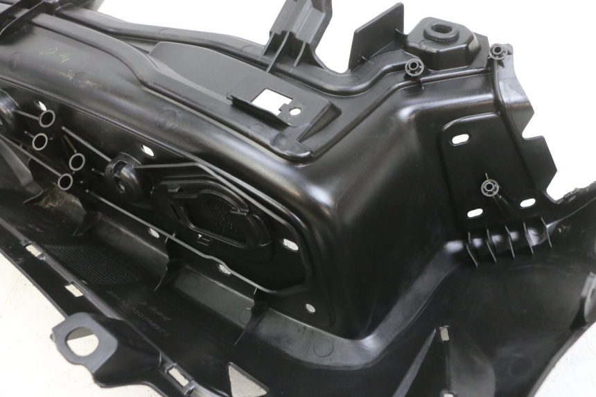 photo de LEWE PODNÓŻEK YAMAHA TRICITY 300 (2020 - 2024) - Zoom stanu zużycia