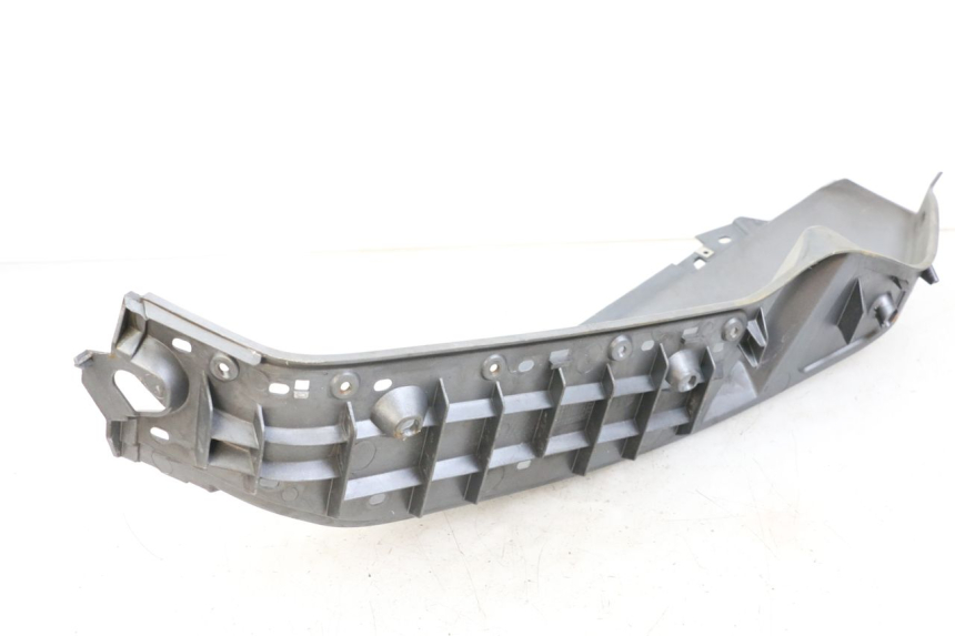 photo de LEWE PODNÓŻEK PIAGGIO X8 125 (2004 - 2007) - Zbliżenie techniczne