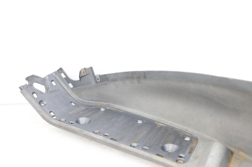 photo de LEWE PODNÓŻEK PIAGGIO X8 125 (2004 - 2007) - Punkty mocowania