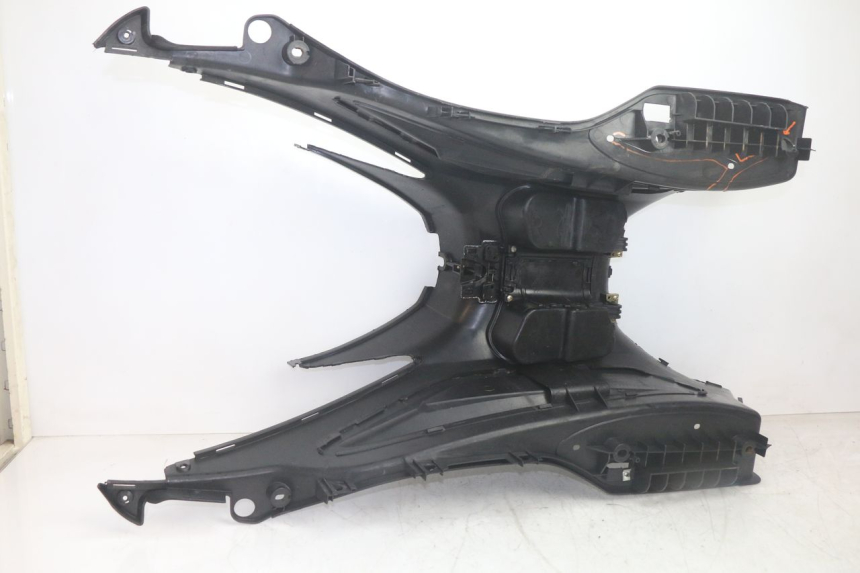 photo de PODNÓŻEK SYM GTS EVO 125 (2009 - 2013) - Punkty mocowania