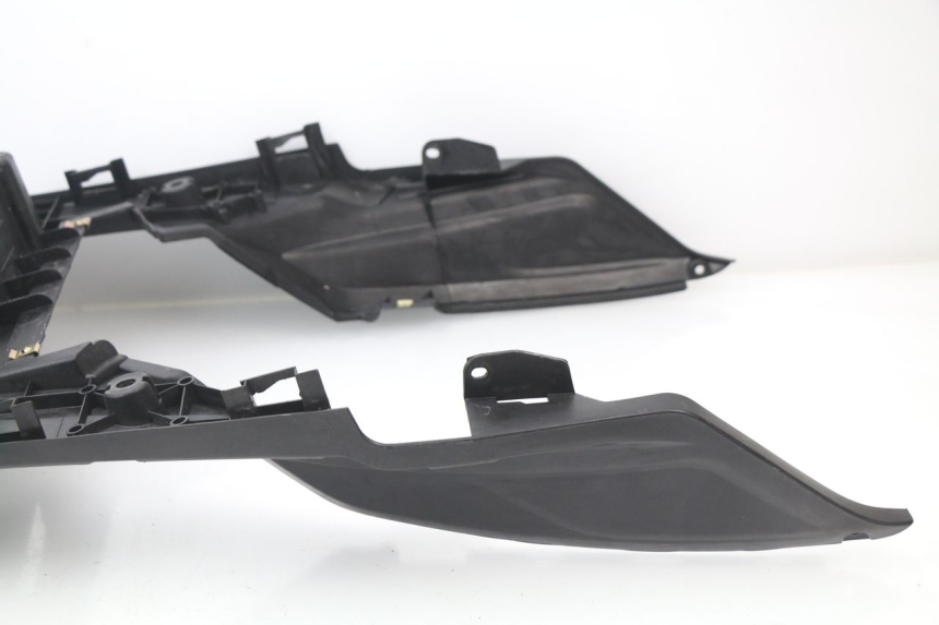 photo de STOPIEŃ PODNÓŻEK SYM JET 4 50 (2010 - 2014) - Zbliżenie techniczne