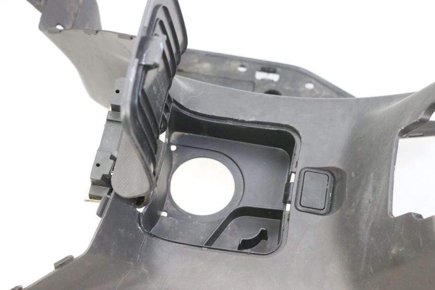 photo de STOPIEŃ PODNÓŻEK SYM JOYMAX 125 (2010 - 2017) - Zbliżenie komponentów