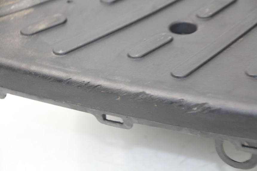 photo de STOPIEŃ PODNÓŻEK PEUGEOT KISBEE 2T 50 (2010 - 2017) - Punkty mocowania