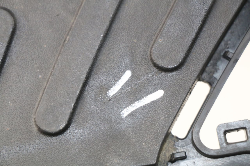 photo de STOPIEŃ PODNÓŻEK PEUGEOT KISBEE 2T 50 (2010 - 2017) - Zoom stanu zużycia