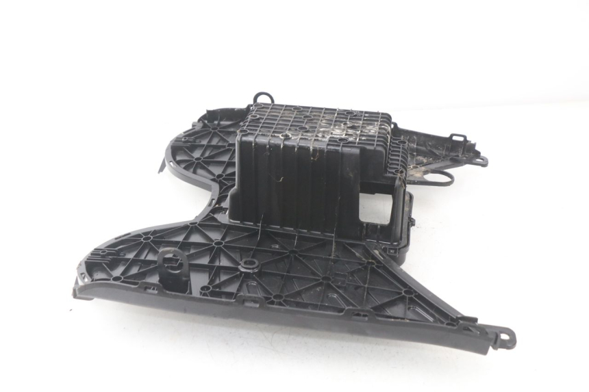 photo de STOPIEŃ PODNÓŻEK PEUGEOT KISBEE 2T 50 (2010 - 2017) - Inny kąt widzenia