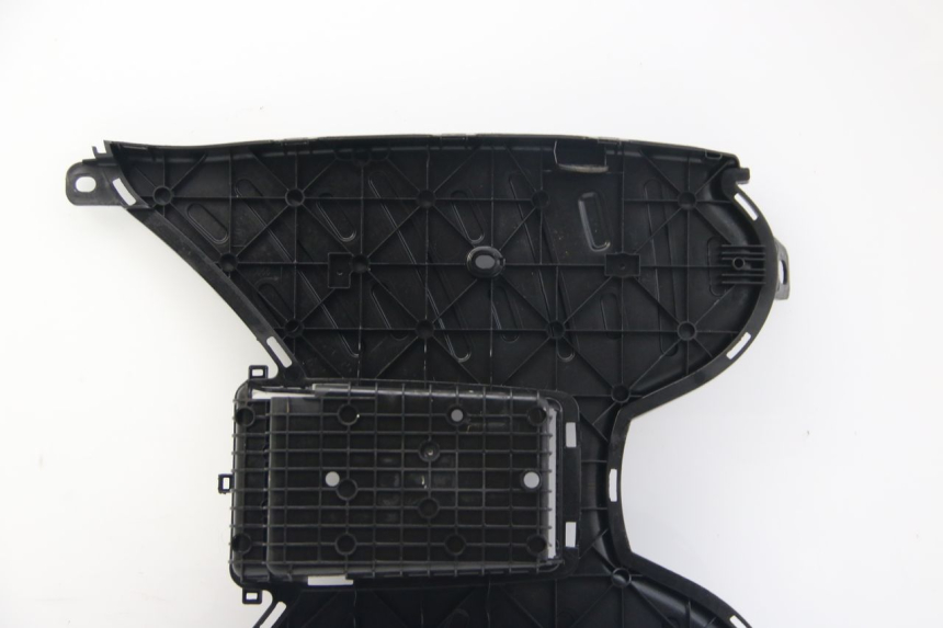 photo de STOPIEŃ PODNÓŻEK PEUGEOT KISBEE 4T 50 (2018 - 2022) - Zoom stanu zużycia