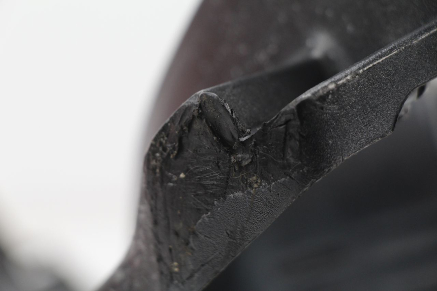 photo de STOPIEŃ PODNÓŻEK PEUGEOT LOOXOR 50 (2001 - 2004) - Zoom stanu zużycia