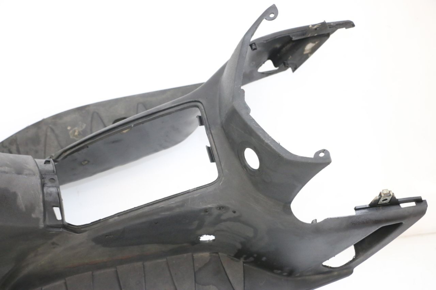 photo de STOPIEŃ PODNÓŻEK PEUGEOT LUDIX 50 (2008 - 2017) - Struktura - zbliżenie