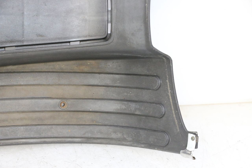 photo de STOPIEŃ PODNÓŻEK PIAGGIO LXV 4T 50 (2009 - 2013) - Struktura - zbliżenie