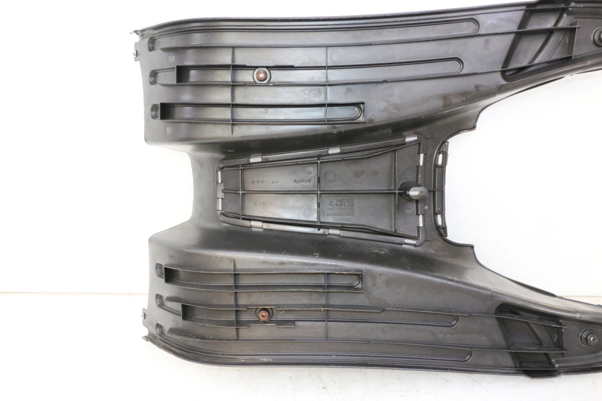 photo de STOPIEŃ PODNÓŻEK PIAGGIO LXV 4T 50 (2009 - 2013) - Zbliżenie techniczne
