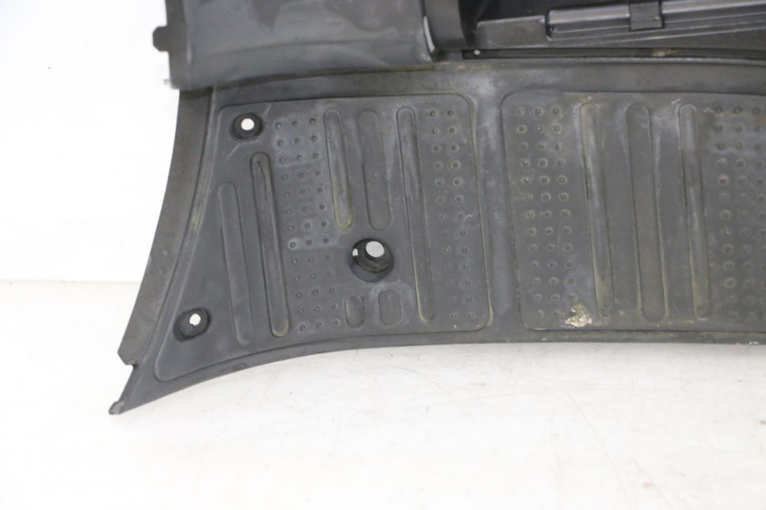 photo de STOPIEŃ PODNÓŻEK JM MOTORS OLDIES GT 4T 50 (2018 - 2025) - Zbliżenie komponentów