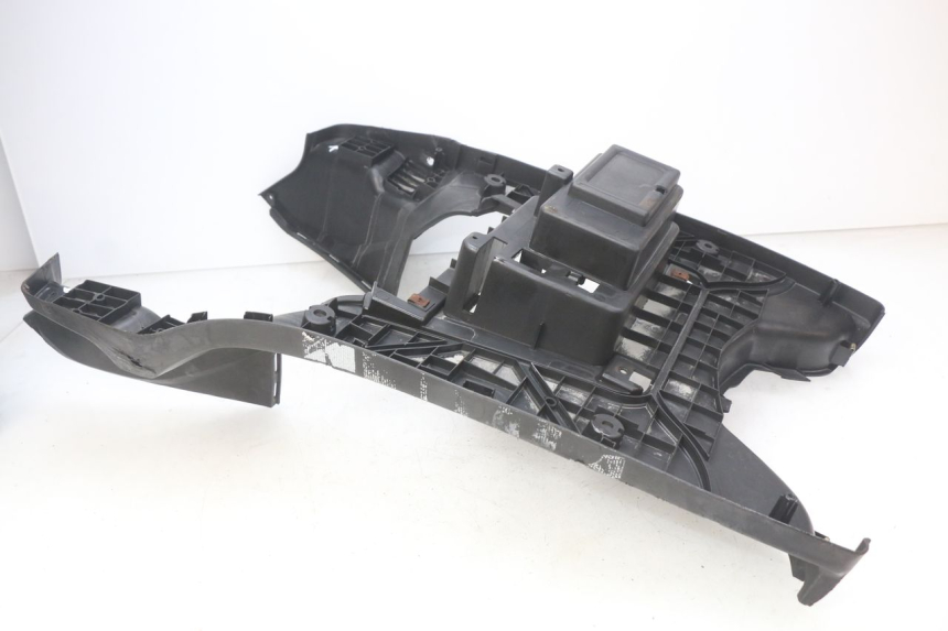 photo de STOPIEŃ PODNÓŻEK SYM ORBIT 2 2T 50 (2008 - 2018) - Zbliżenie komponentów