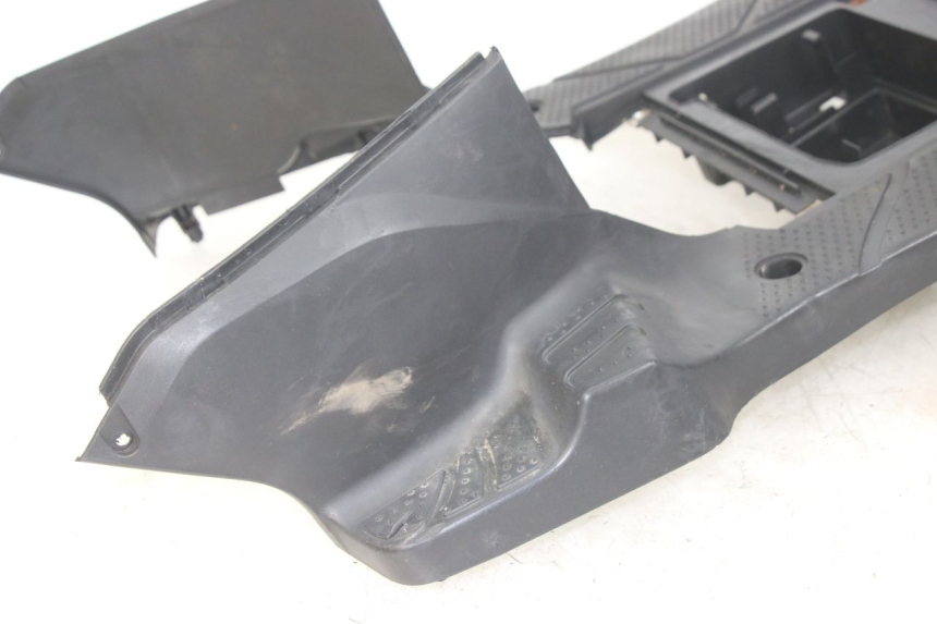 photo de STOPIEŃ PODNÓŻEK SYM ORBIT 2 4T 50 (2018 - 2022) - Zbliżenie komponentów