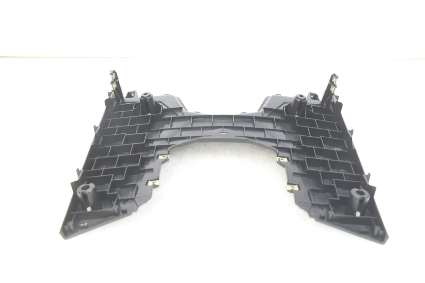 photo de STOPIEŃ PODNÓŻEK SYM ORBIT III 3 4T 50 (2021 - 2025) - Stan powierzchni