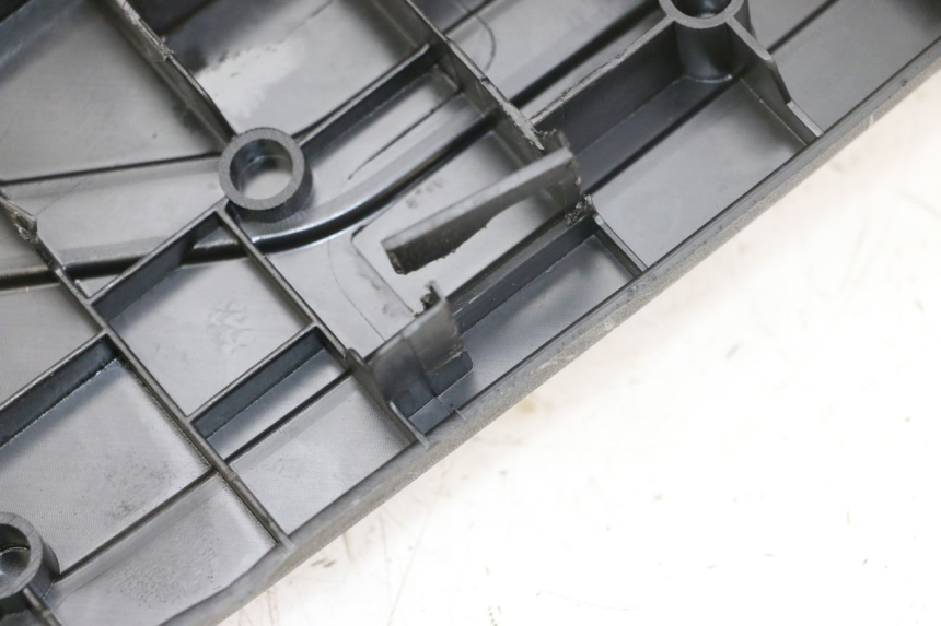 photo de STOPIEŃ PODNÓŻEK PEUGEOT BELVILLE 125 (2017 - 2021) - Zoom stanu zużycia