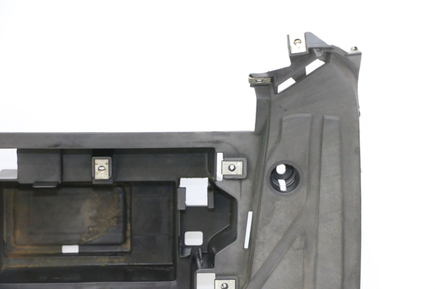 photo de STOPIEŃ PODNÓŻEK PEUGEOT BELVILLE 125 (2017 - 2021) - Oznaczenia i referencje