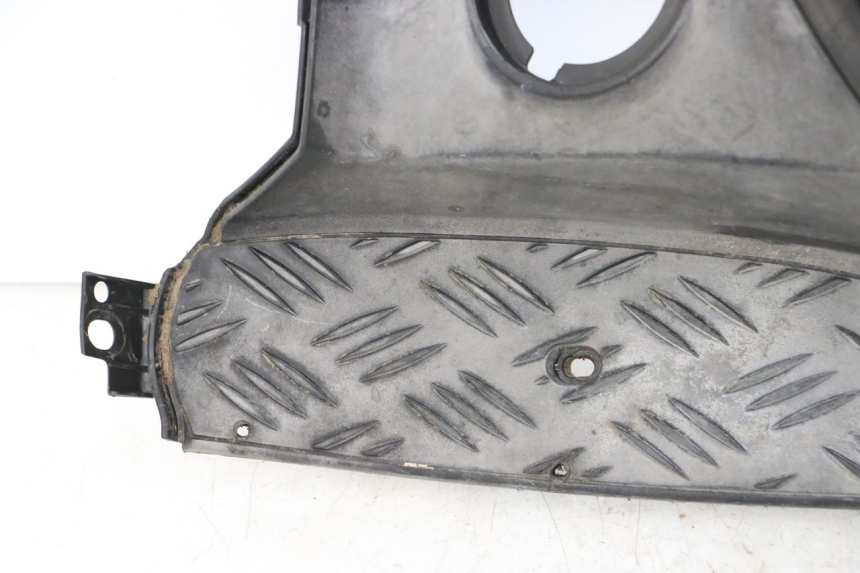 photo de STOPIEŃ PODNÓŻEK PEUGEOT SPEEDFIGHT 3 LC 2T 50 (2009 - 2015) - Struktura - zbliżenie