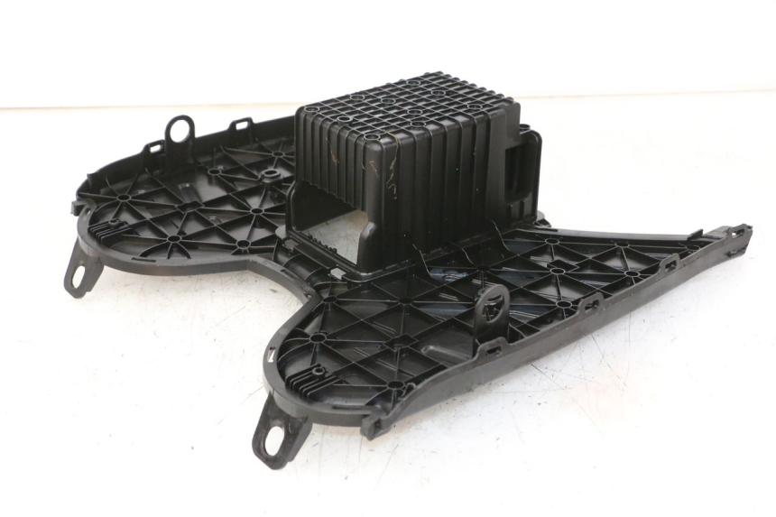 photo de STOPIEŃ PODNÓŻEK PEUGEOT STREETZONE 4T 50 (2018 - 2023) - Szczegół części