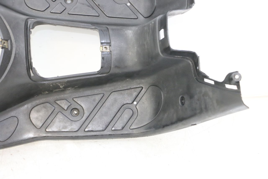 photo de STOPIEŃ PODNÓŻEK PEUGEOT TKR TREKKER FURIOUS 50 (2005 - 2014) - Struktura - zbliżenie
