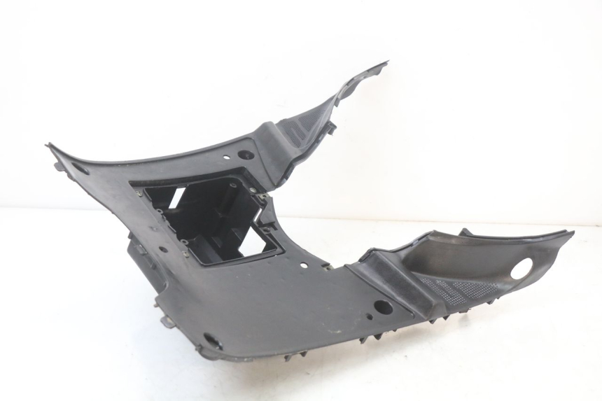 photo de STOPIEŃ PODNÓŻEK TNT MOTOR ROMA 10' 2T 50 (2011 - 2018) - Zbliżenie techniczne