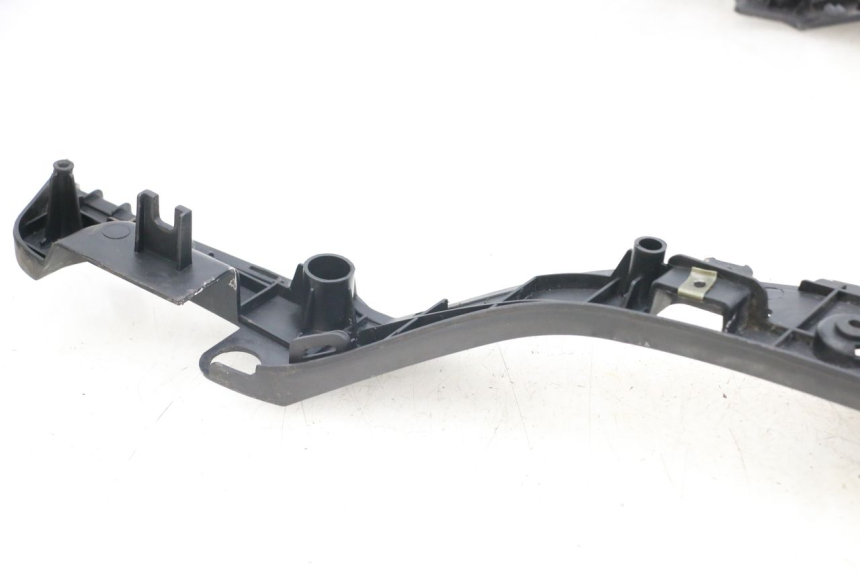 photo de STOPIEŃ PODNÓŻEK DAELIM S3 125 (2010 - 2017) - Zbliżenie techniczne