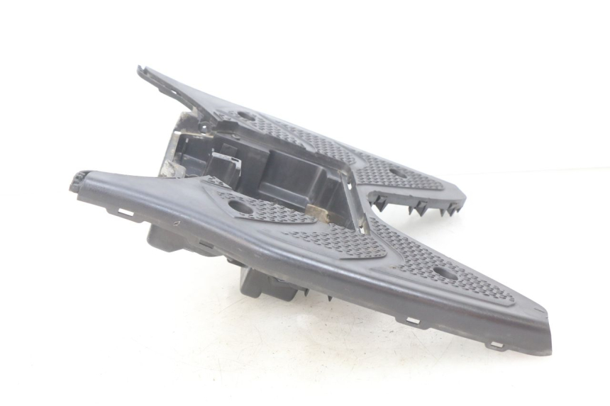 photo de STOPIEŃ PODNÓŻEK SUZUKI SIXTEEN 125 (2008 - 2010) - Zbliżenie techniczne