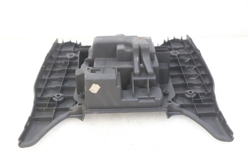 photo de STOPIEŃ PODNÓŻEK SUZUKI SIXTEEN 125 (2008 - 2010) - Inny kąt widzenia