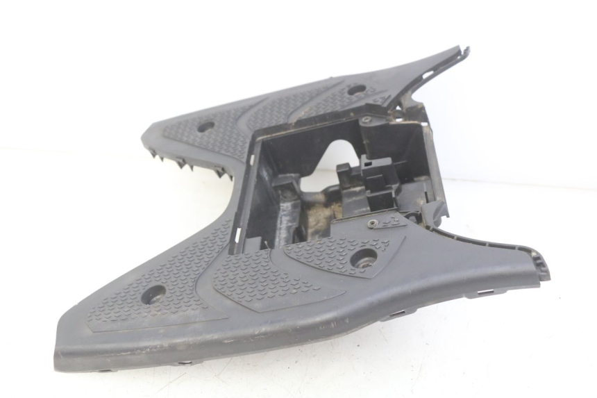 photo de STOPIEŃ PODNÓŻEK SUZUKI SIXTEEN 125 (2008 - 2010) - Zbliżenie techniczne