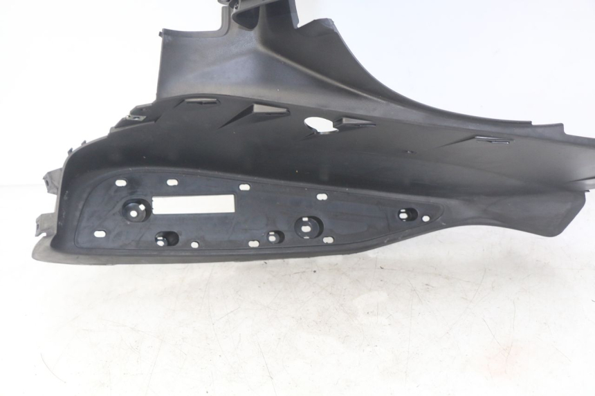 photo de STOPIEŃ PODNÓŻEK MBK SKYCRUISER 125 (2010 - 2013) - Zbliżenie komponentów