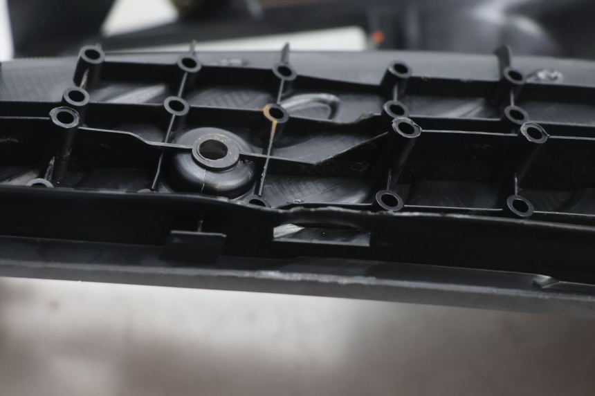 photo de STOPIEŃ PODNÓŻEK PEUGEOT SPEEDFIGHT 2 AC 50 (2000 - 2009) - Struktura - zbliżenie
