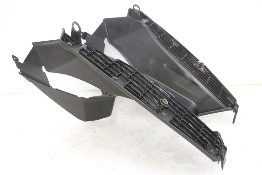 photo de STOPIEŃ PODNÓŻEK PEUGEOT SPEEDFIGHT 4 4T EFI 50 (2021 - 2025) - Zbliżenie techniczne