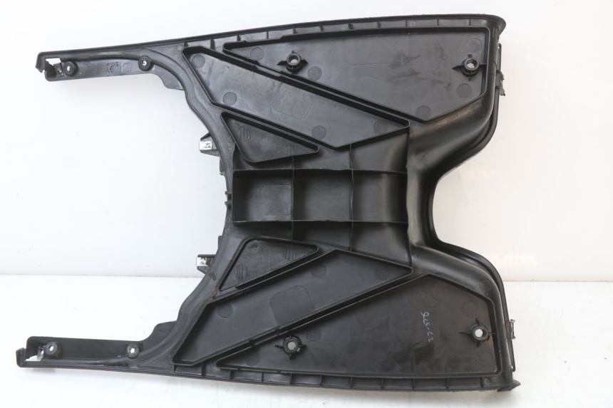 photo de STOPIEŃ PODNÓŻEK APRILIA SR 2T 50 (2018 - 2022) - Zbliżenie techniczne