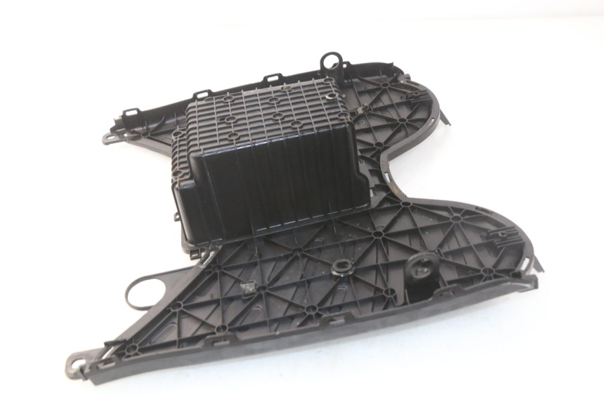 photo de STOPIEŃ PODNÓŻEK PEUGEOT STREETZONE 2T 50 (2014 - 2019) - Szczegół części